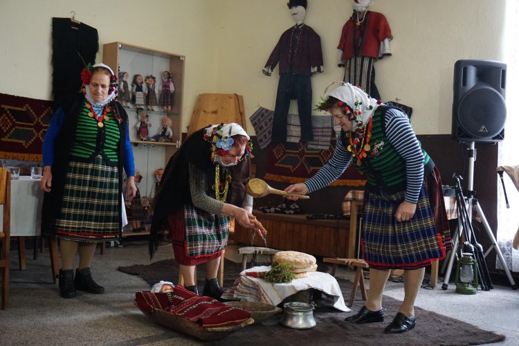 Честване на празника Бабинден
